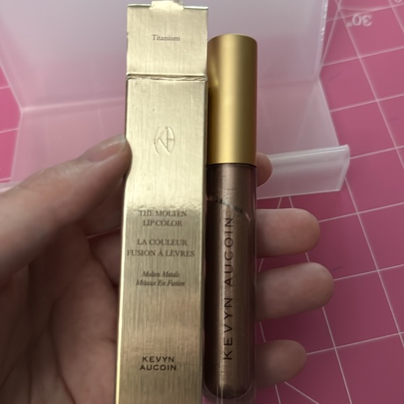 5 Kevyn Aucoin- Molten Liquid Lipsticks - Picture 6 of 8